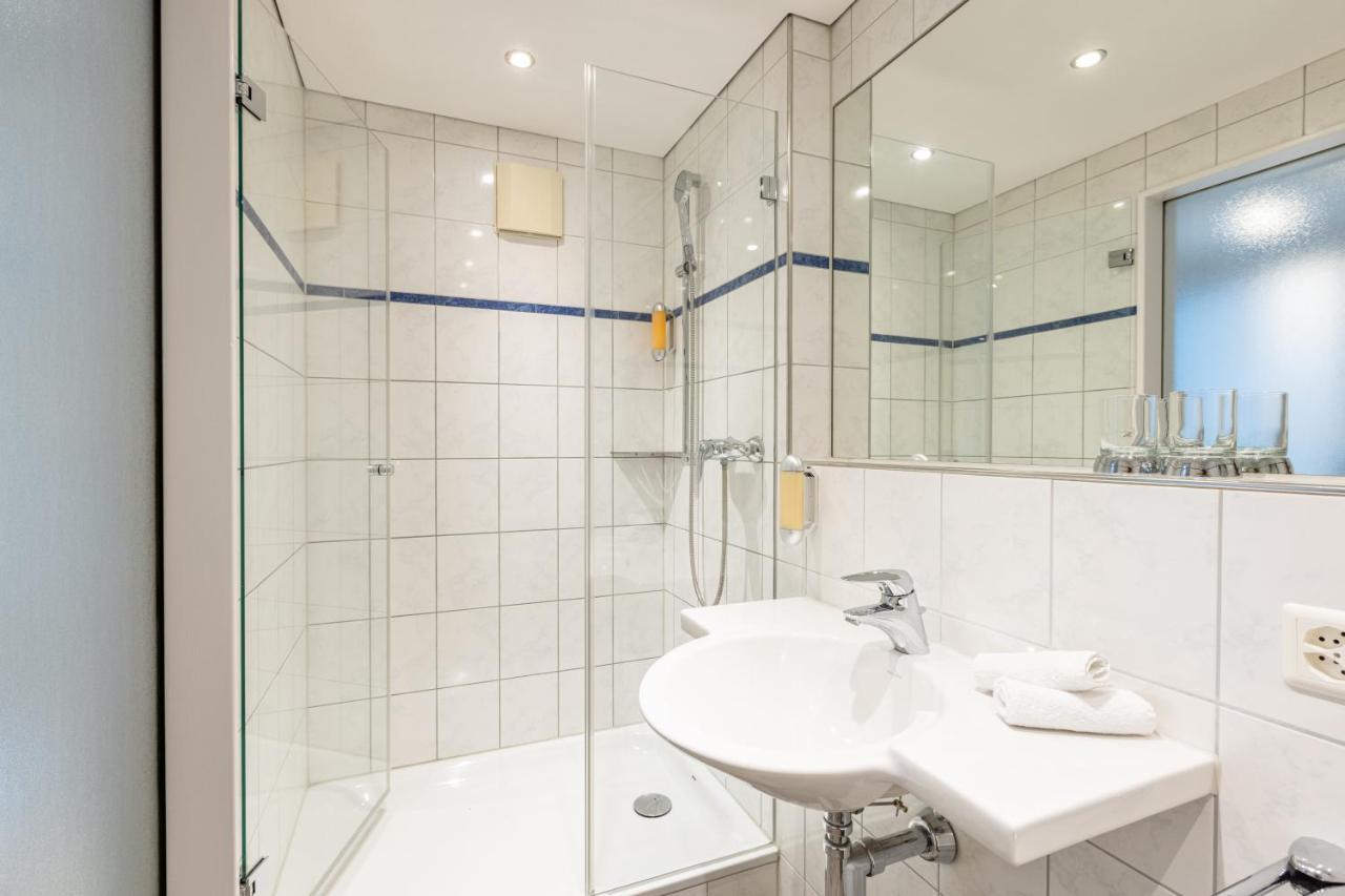 Hotel Flamatt Bagian luar foto