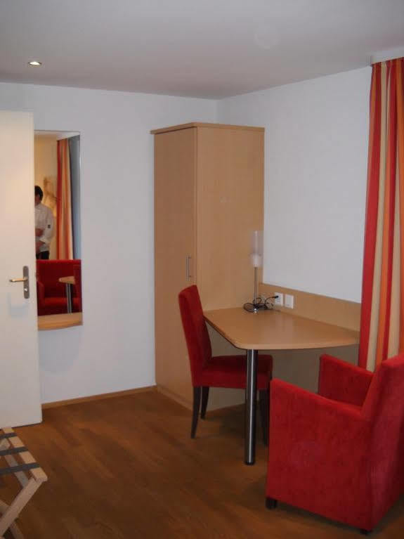Hotel Flamatt Bagian luar foto
