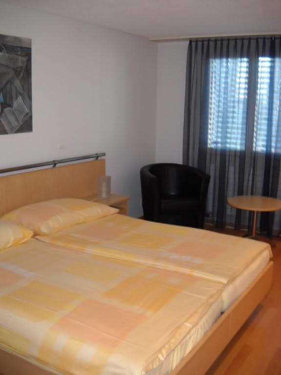 Hotel Flamatt Bagian luar foto