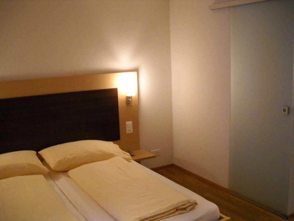 Hotel Flamatt Bagian luar foto