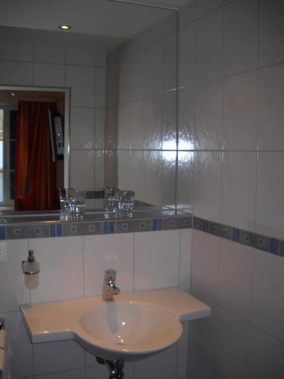 Hotel Flamatt Bagian luar foto
